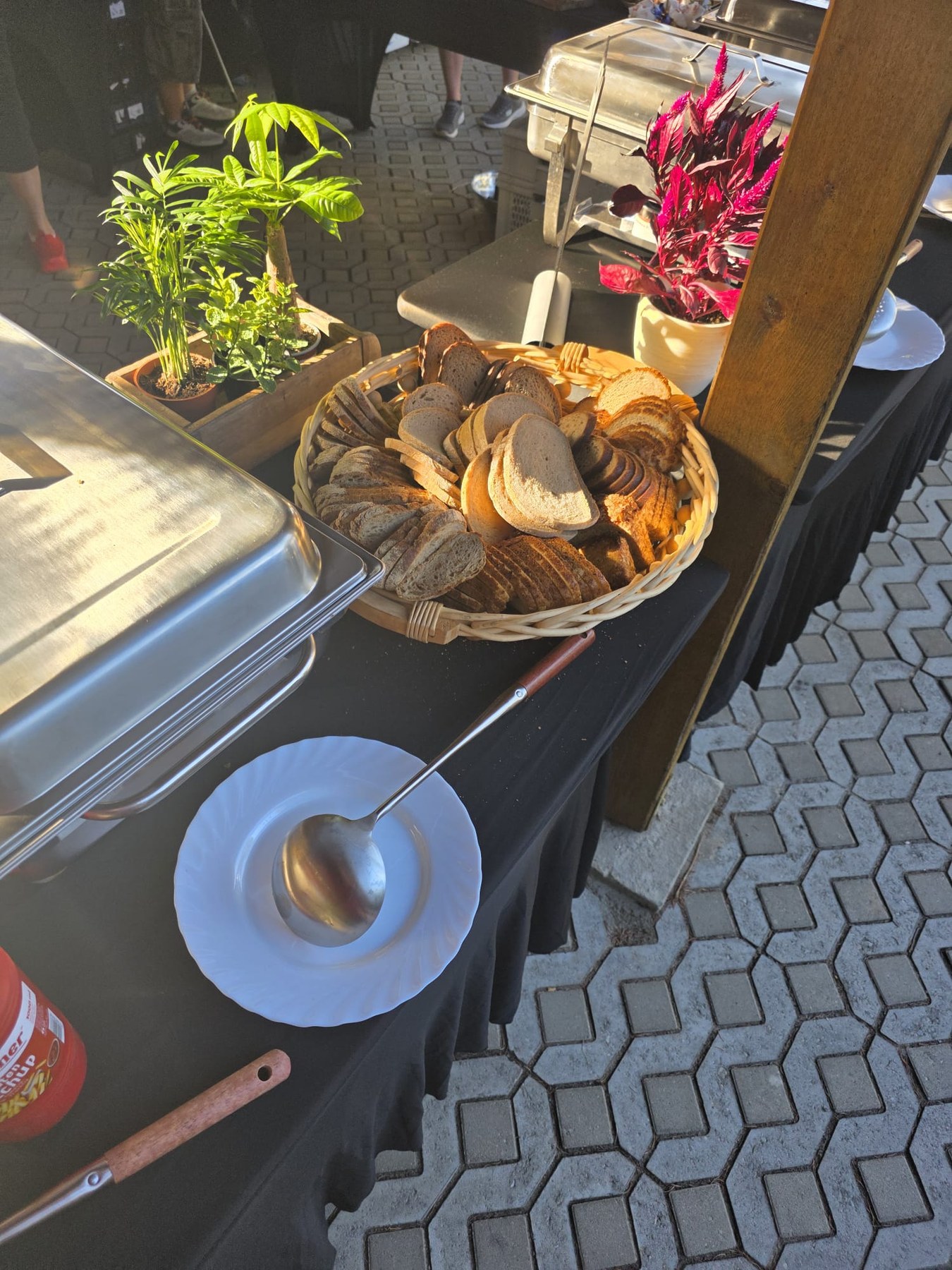 Impression von Catering, Grill und Veranstaltung